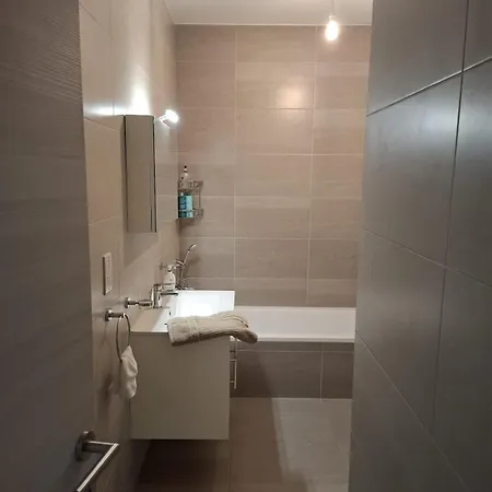 Mr15 - Modern 2 Bedroom In